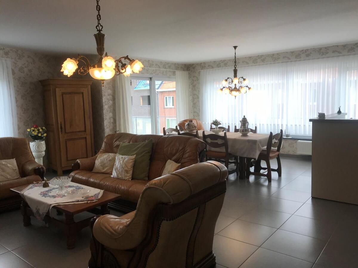 Ruim hoekappartement (115m²) met 2 slaapkamers 