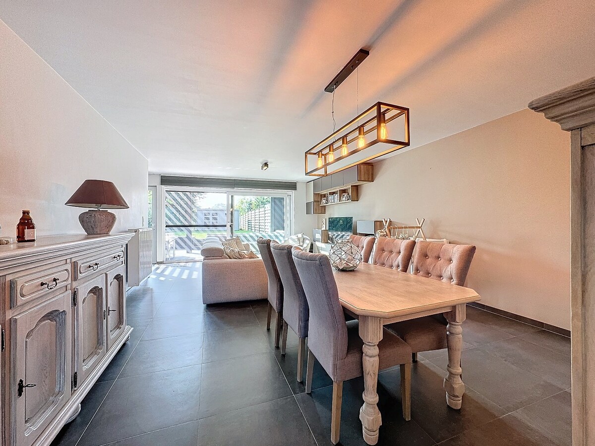 Op en top afgewerkte, energiezuinige gezinswoning (2013) te Velzeke 