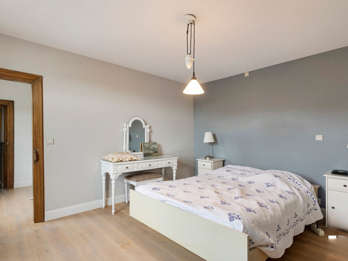 Charmant handelspand met woonst op de markt in Kruishoutem 