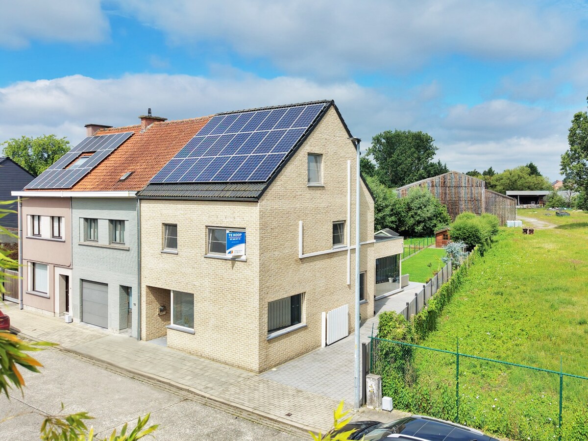 Recente, tiptop afgewerkte HOB op goede ligging te Erembodegem 