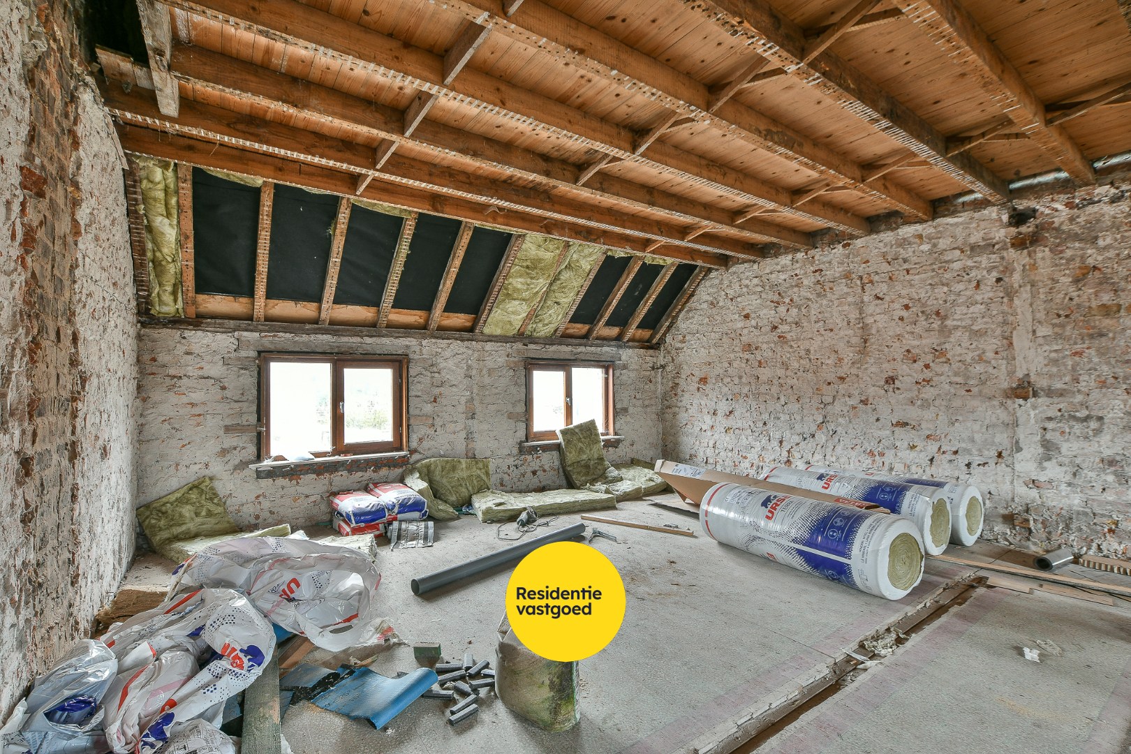 Te renoveren rijwoning met potentieel in hartje Blankenberge 