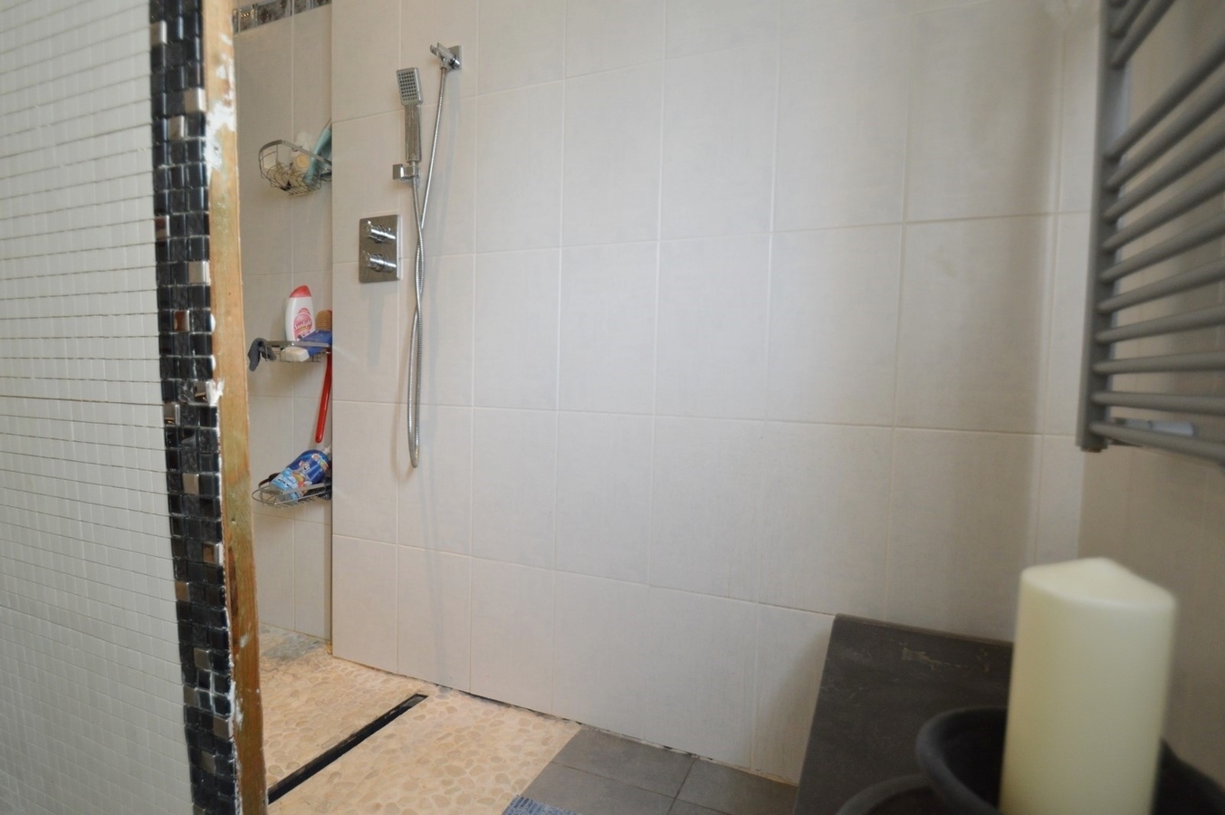 Verder te te renoveren gezinswoning met grote tuin - Lissewege 