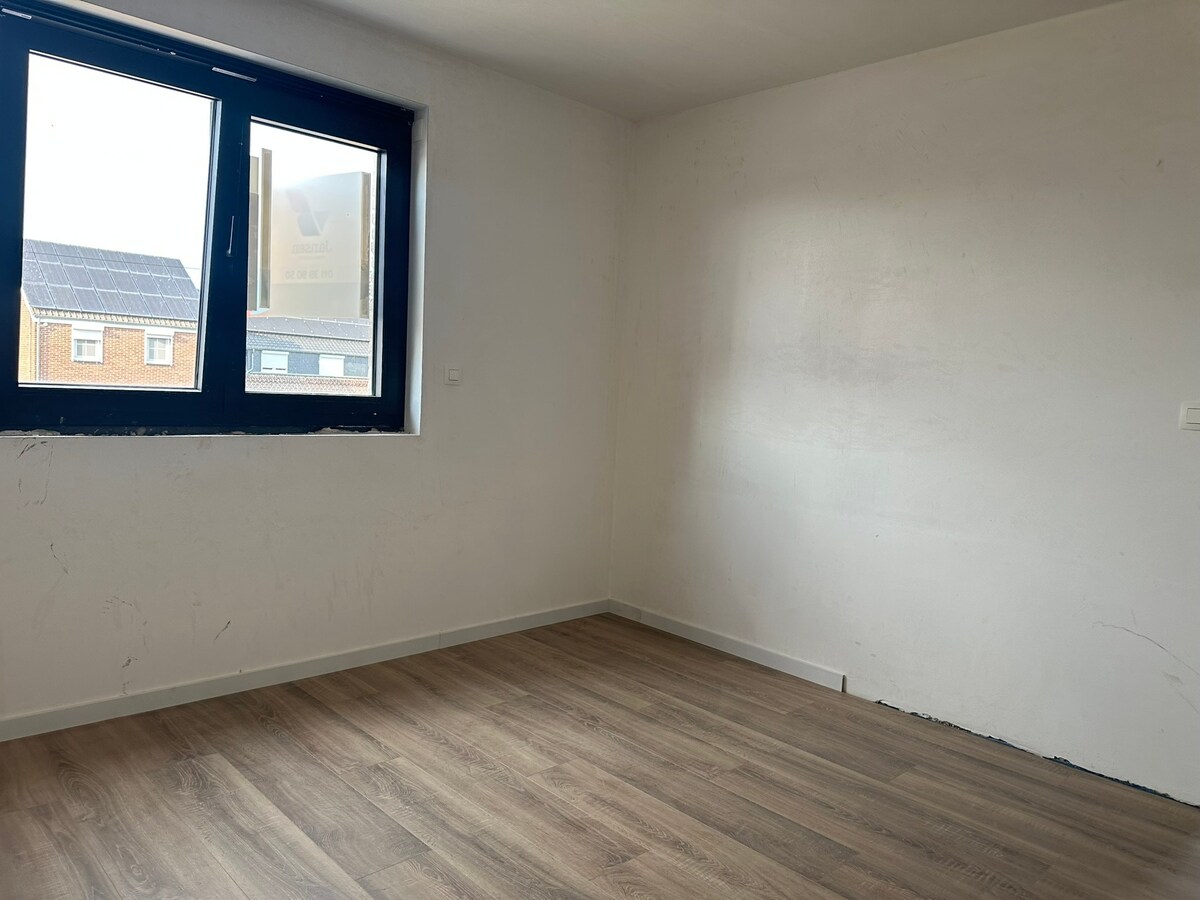 Nieuwbouw instapklare woning met 4 slaapkamers (waarvan 1 gelijkvloers) 