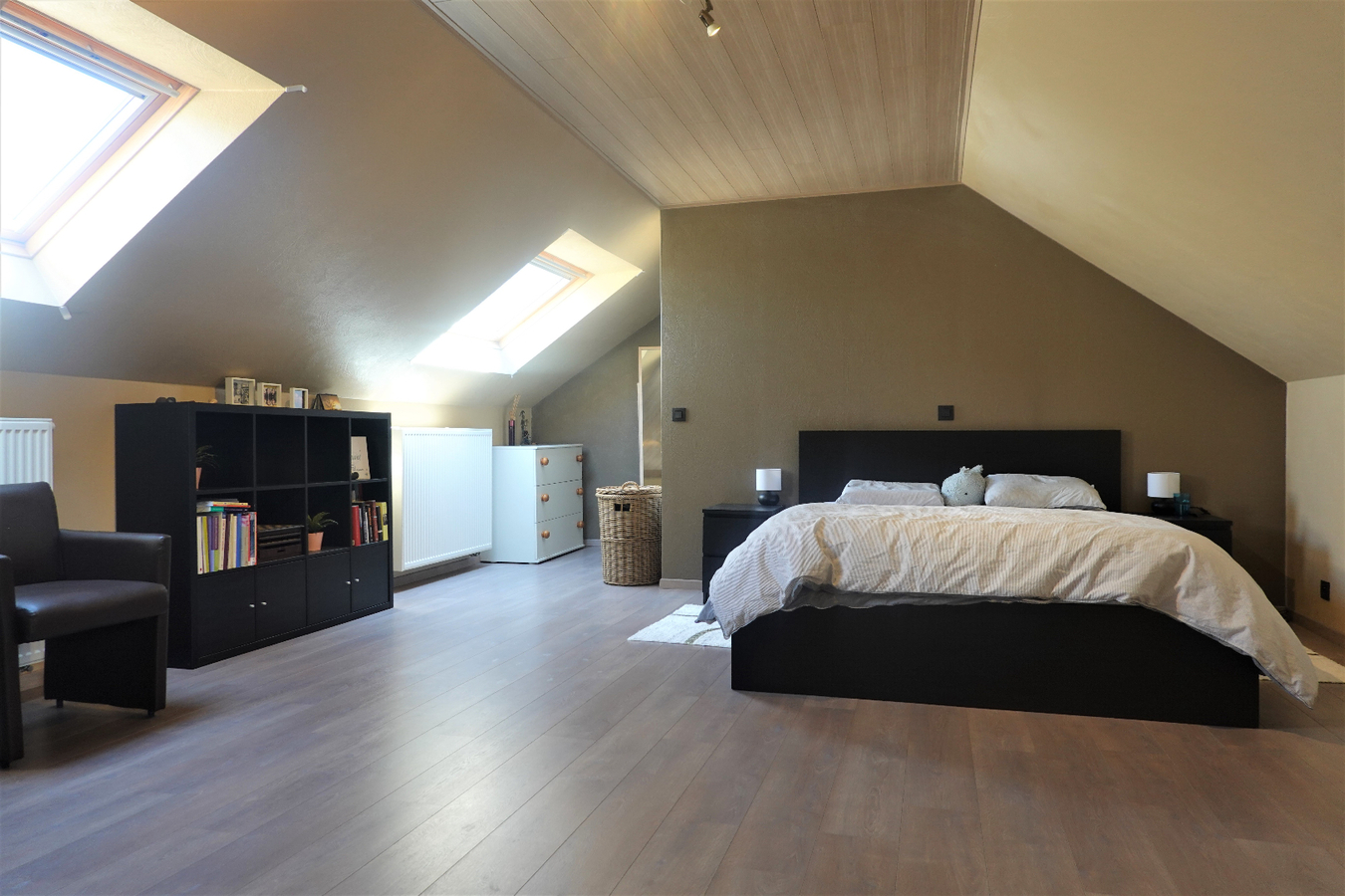 Knusse woning met grote tuin 