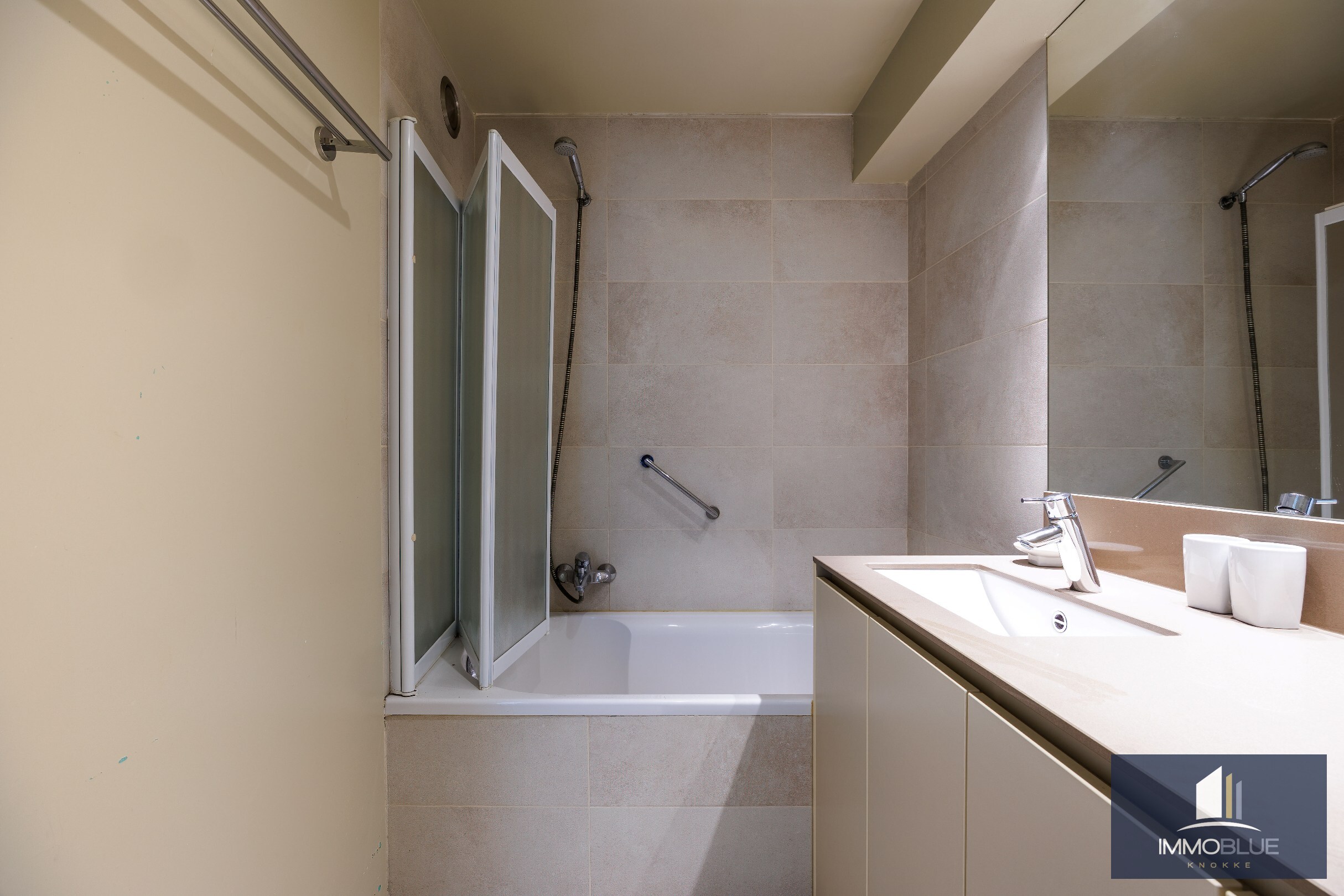 Appartement met frontaal zeezicht. 