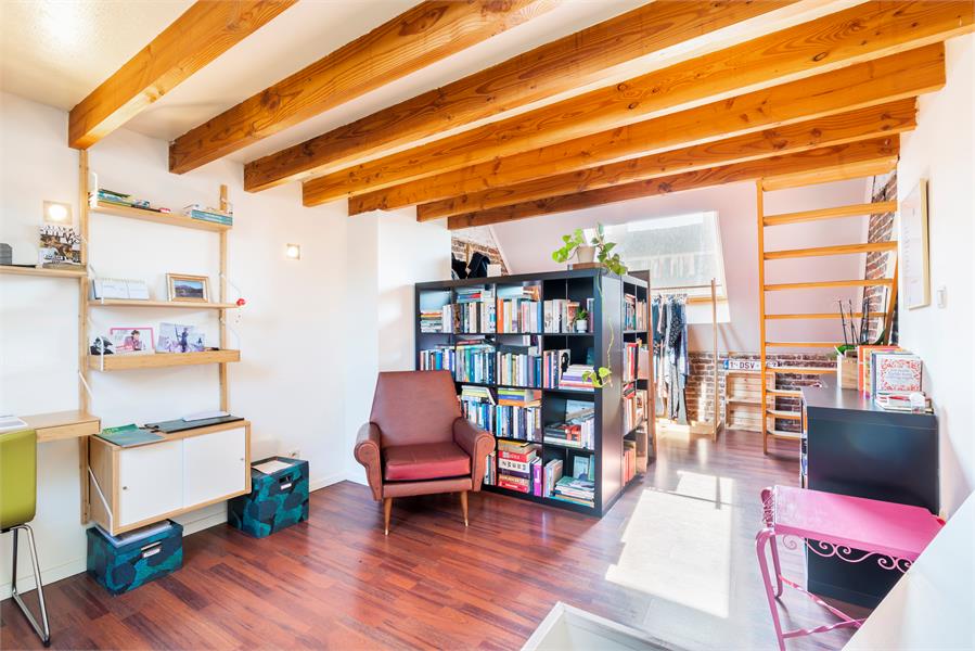 Instapklare gerenoveerde rijwoning 