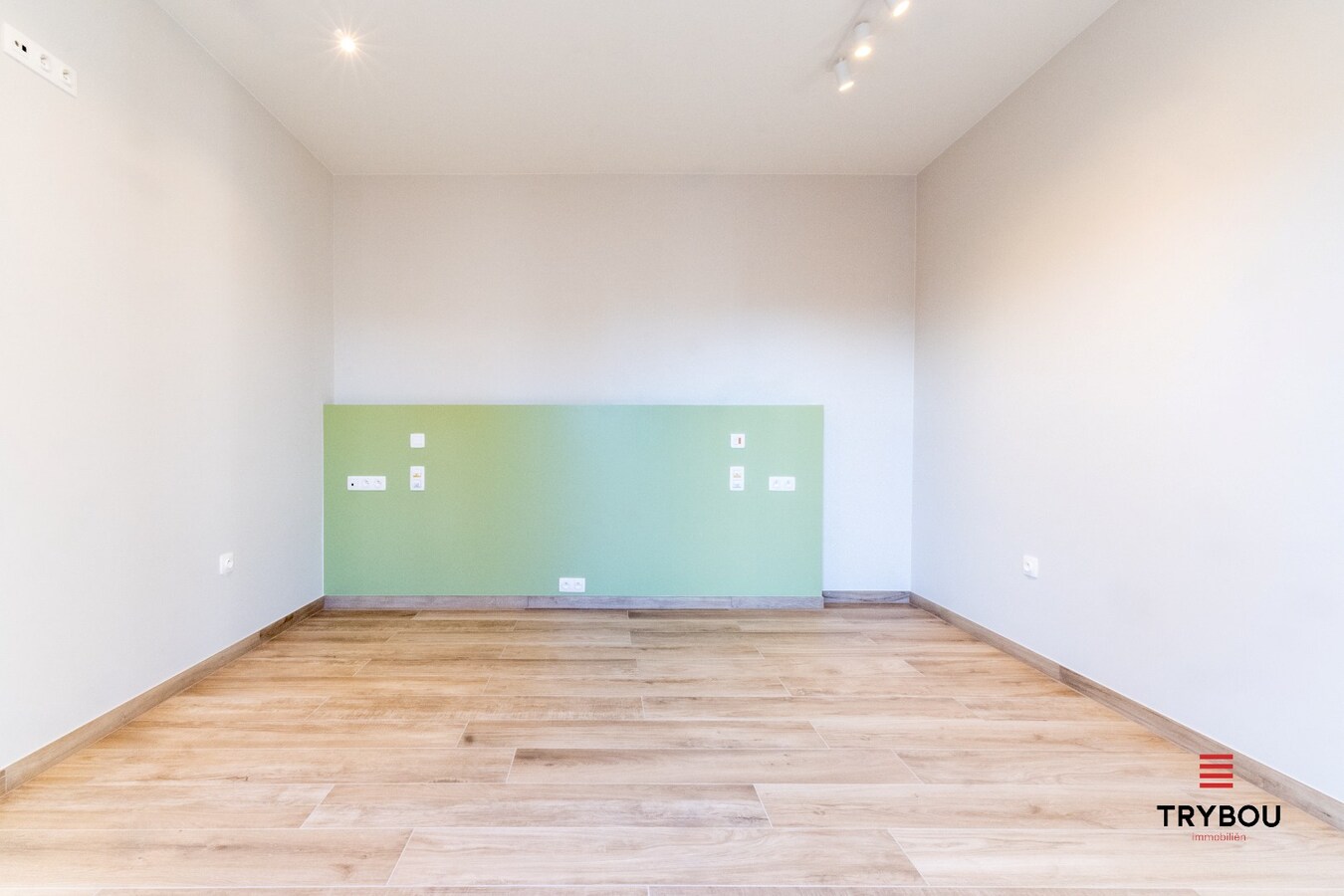 Instapklare, energiezuinige seniorenwoning in hartje Reninge 