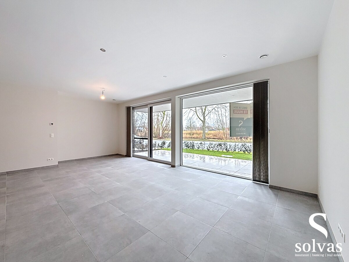 Stijlvol nieuwbouwappartement met uniek zicht op het water te Bellem 