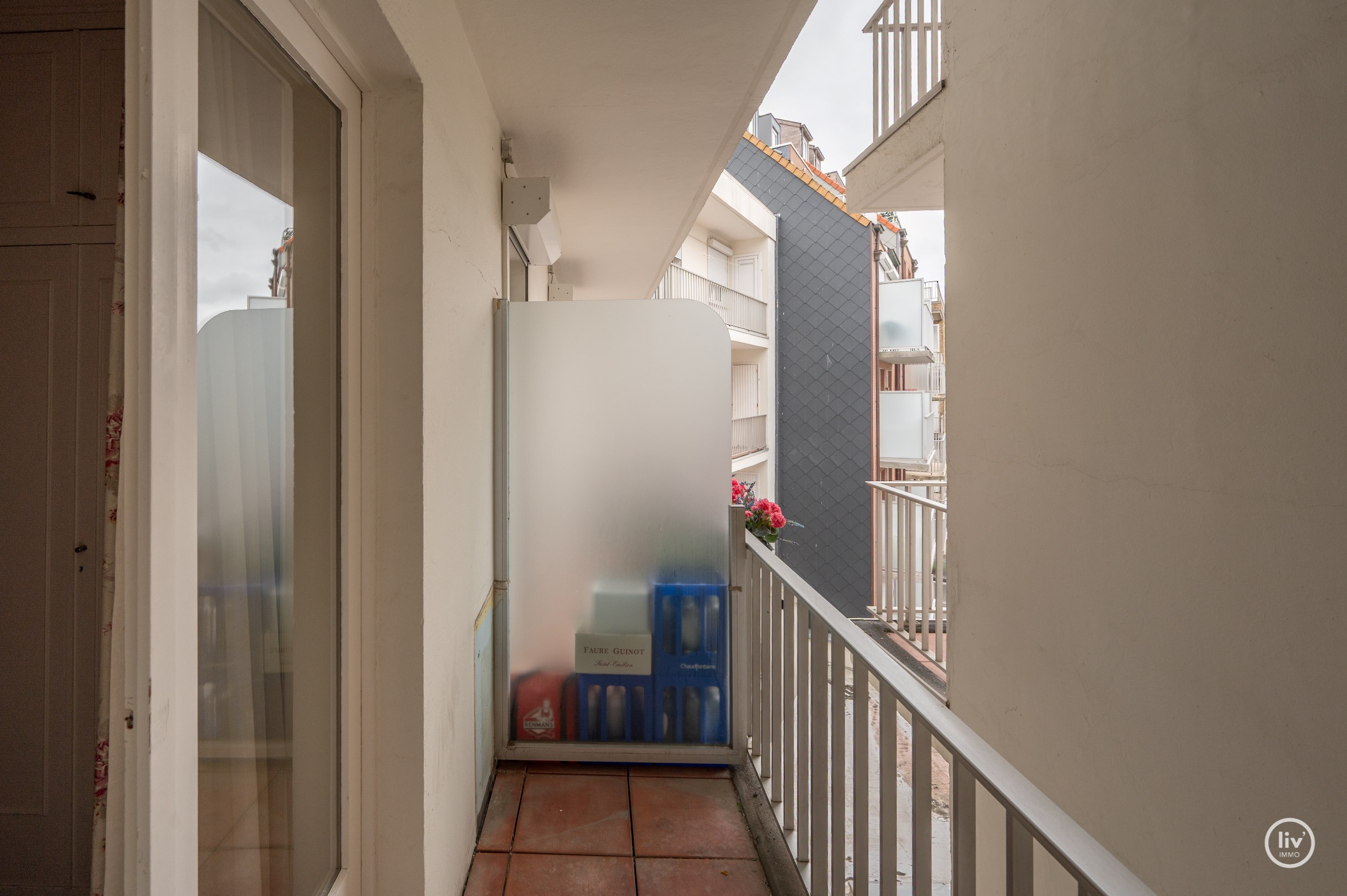 GEMEUBELD - Aangenaam appartement vlakbij het strand en het bruisende Rubensplein. 