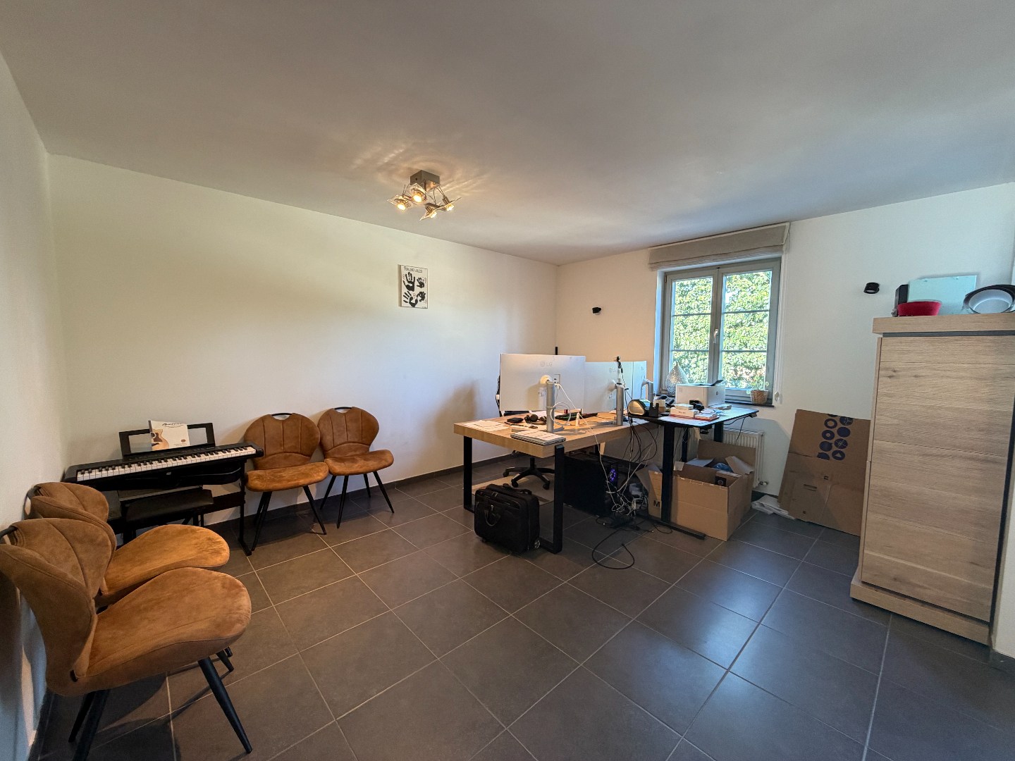 Prachtig, instapklaar appartement met 2 slaapkamers gelegen te centrum Geel 