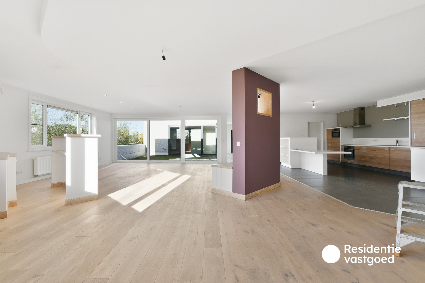 Zeer ruim en modern appartement te huur in Eernegem 