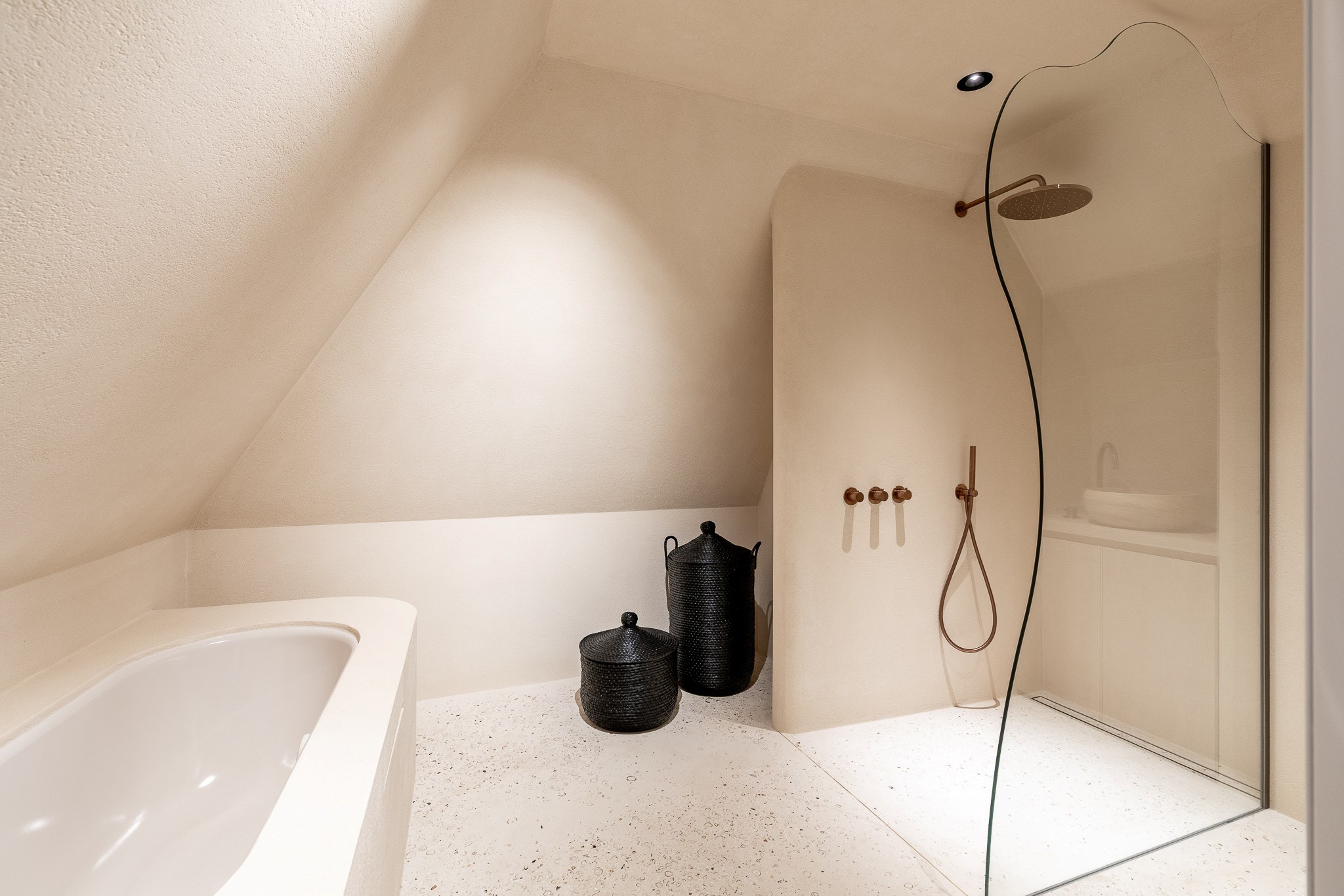 Prachtig gerenoveerde  halfopen woning op topligging nabij centrum, zee en strand 