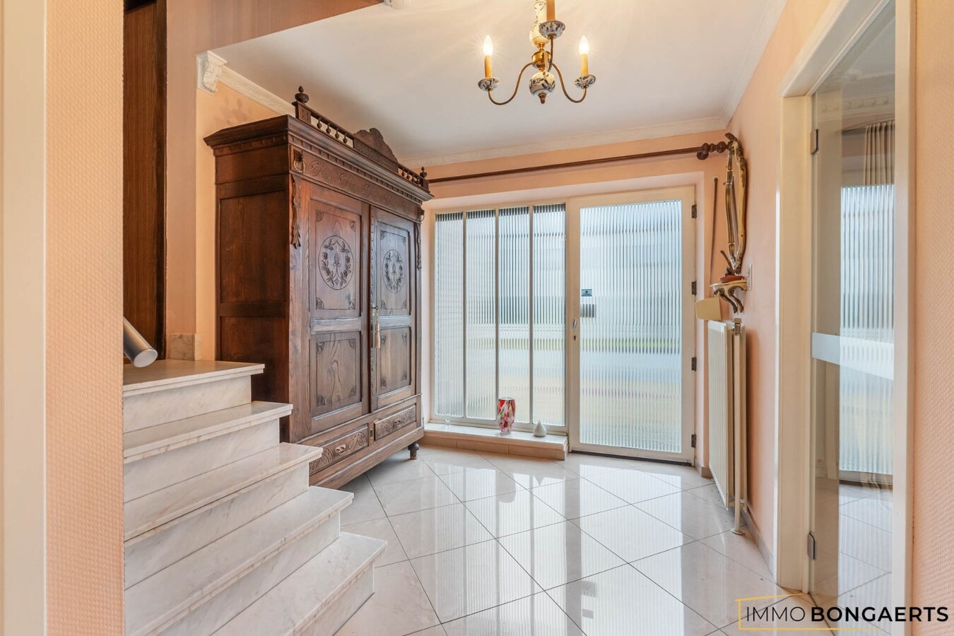 Woning met 3 slaapkamers op ruim perceel 