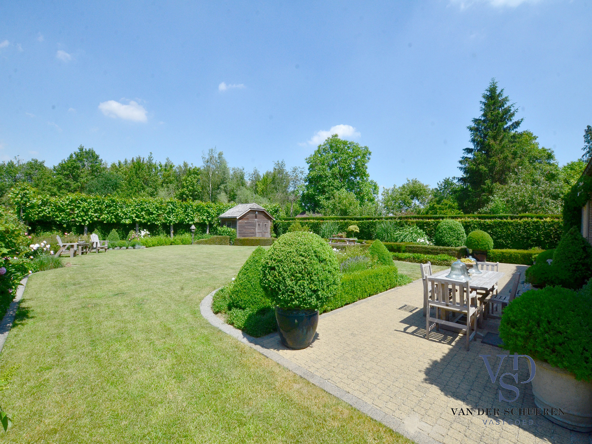 Ruime, tijdloze villa. Uitstekende ligging. 