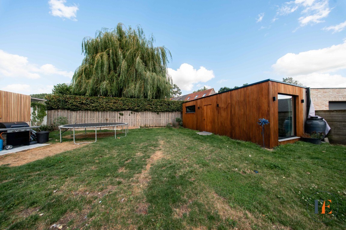 Ruime halfopen gezinswoning met 3 slaapkamers, en mogelijke co-housing 