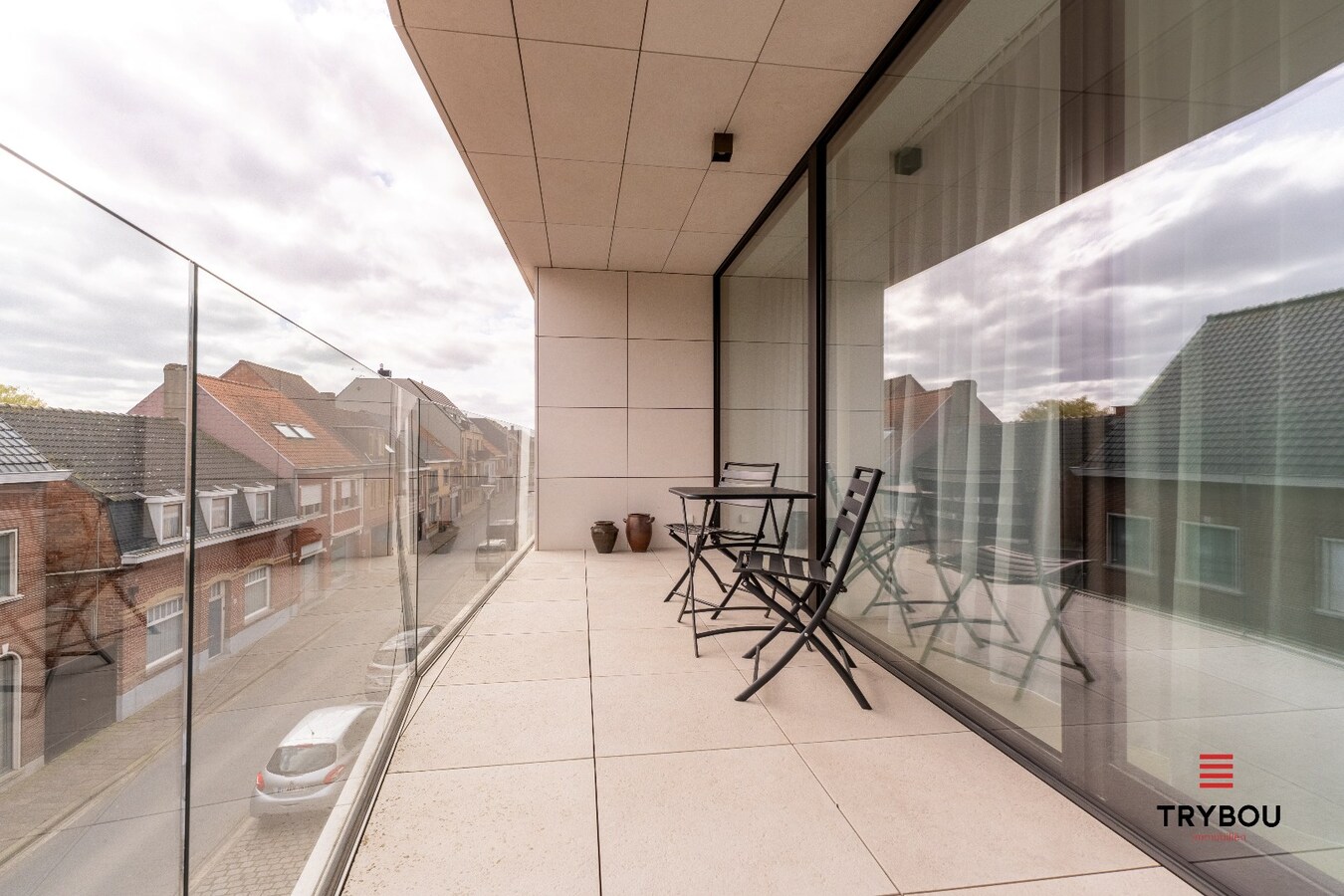 Appartement met 3 slaapkamers, garage en 2 staanplaatsen in Houthulst! 