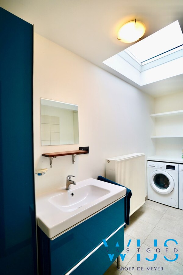 Instapklaar &amp; energiezuinig woonhuis met LOODS te Kluizen ! 