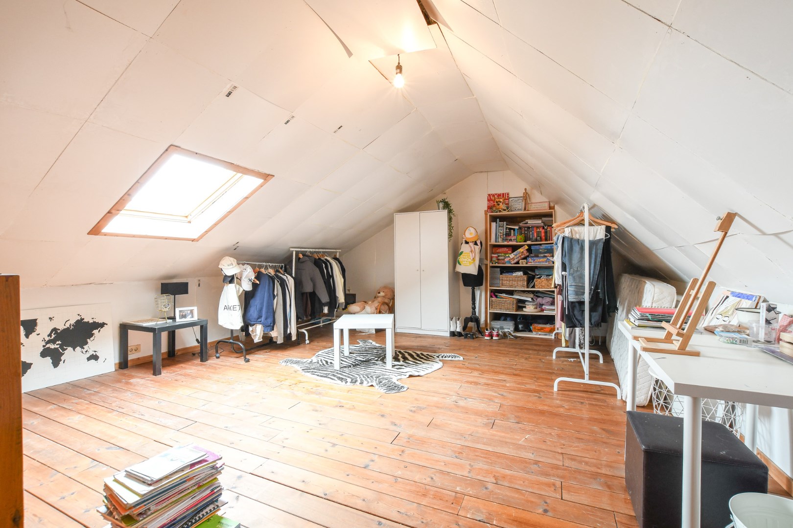 Ruime bel-etagewoning met tuin en bijgebouw, vlakbij centrum De Haan 