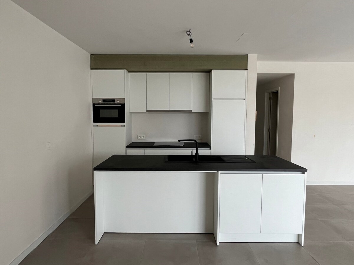 Ruim 2 slpk-appartement incl. staanplaats en kelderberging. 