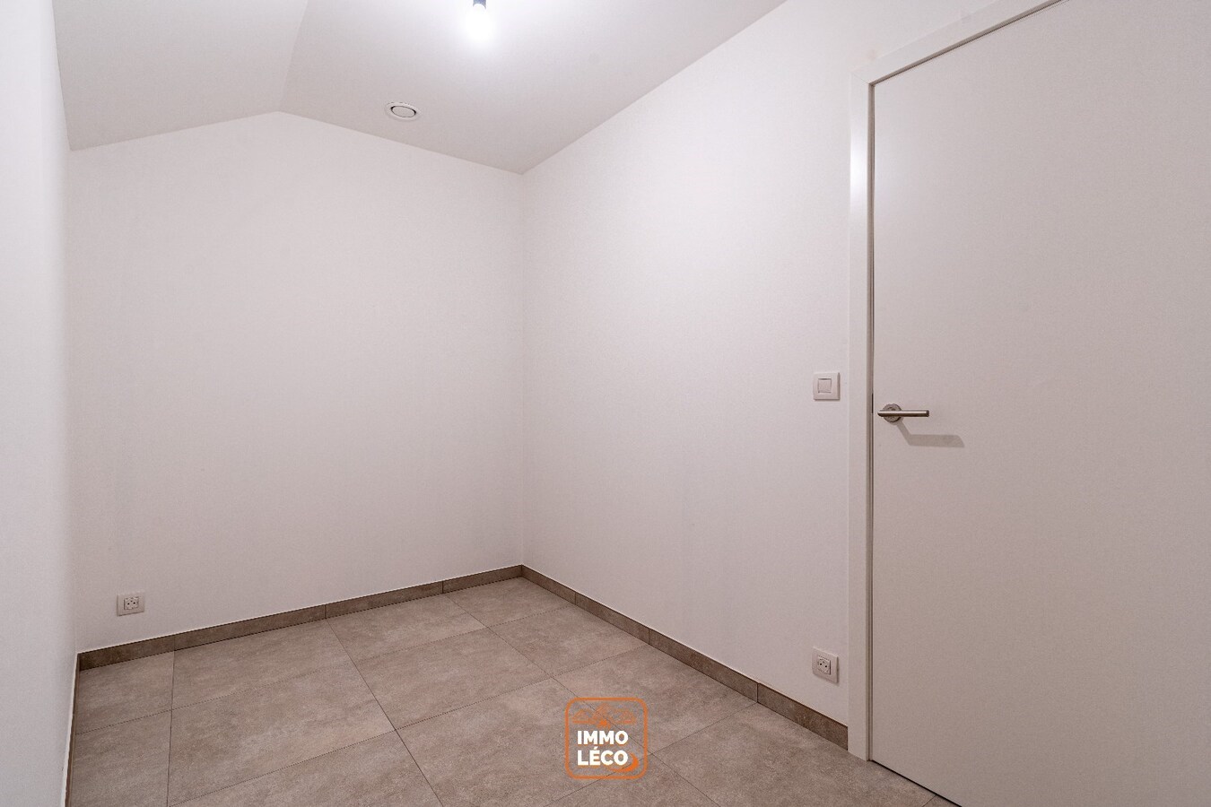 Appartement neuf 1 chambre avec terrasse privative et emplacement de parking, COUP DE CŒUR ! 