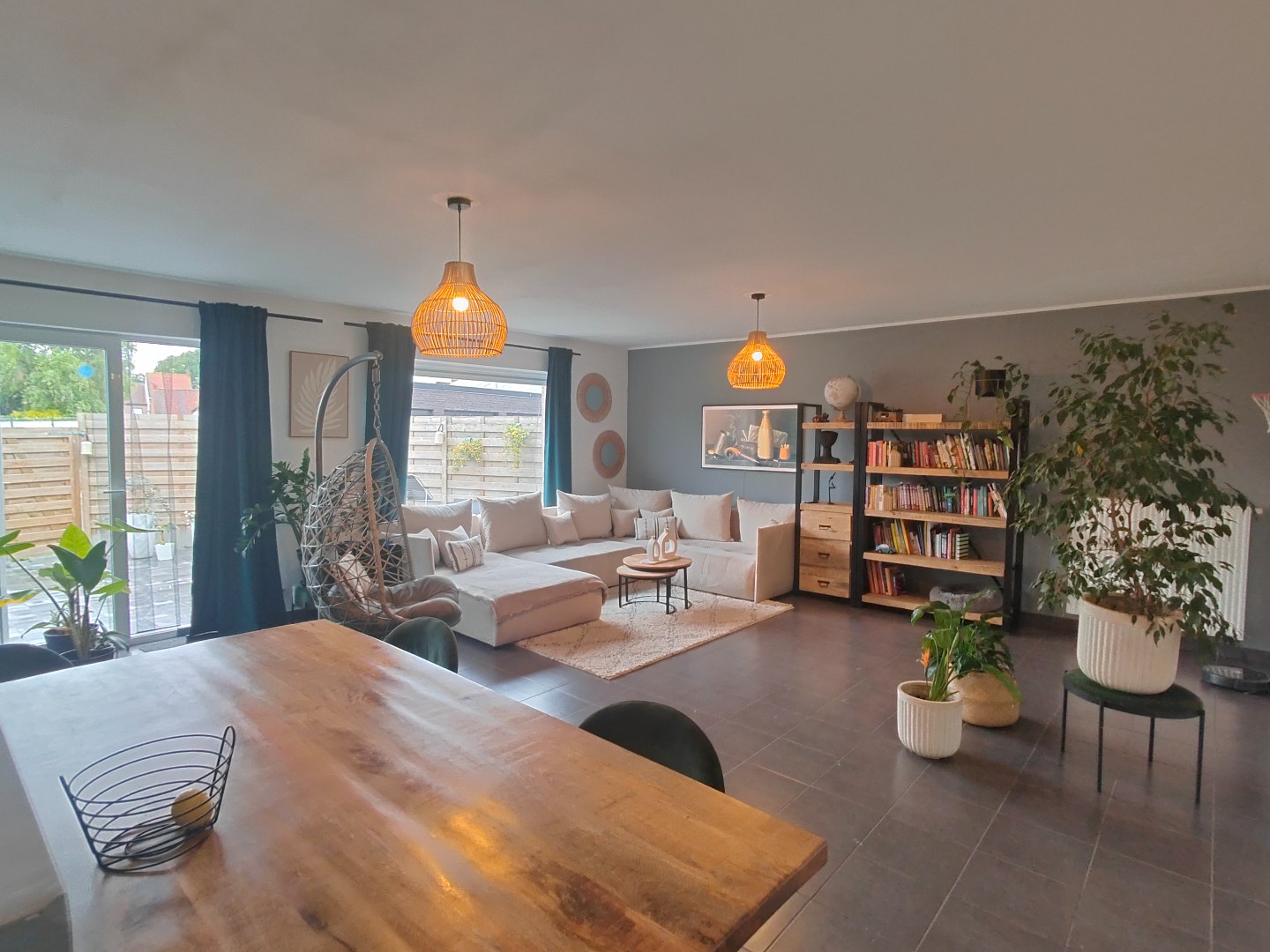 Verzorgd appartement met 2 slaapkamers en garage 