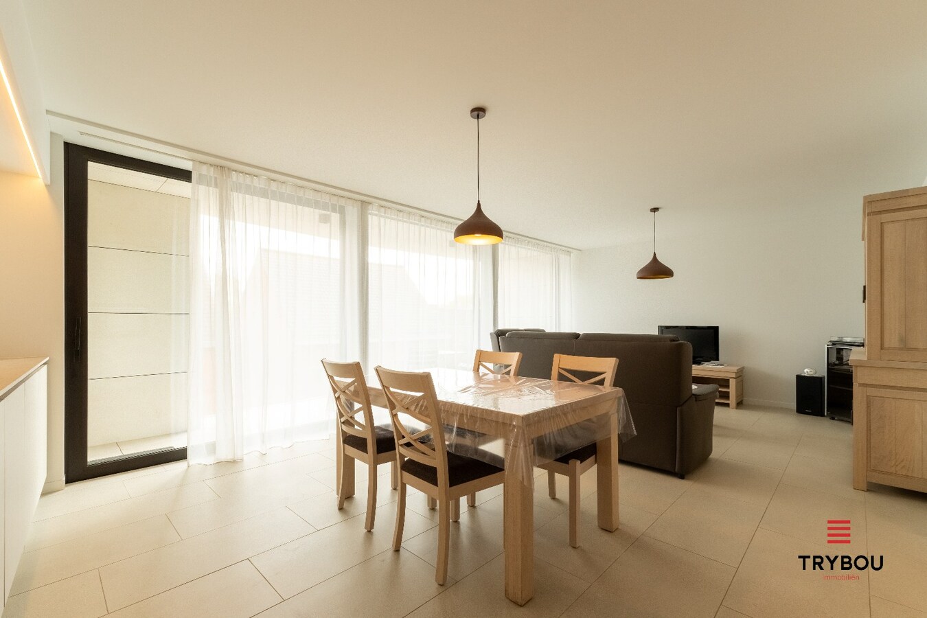 Appartement met 3 slaapkamers, garage en 2 staanplaatsen in Houthulst! 