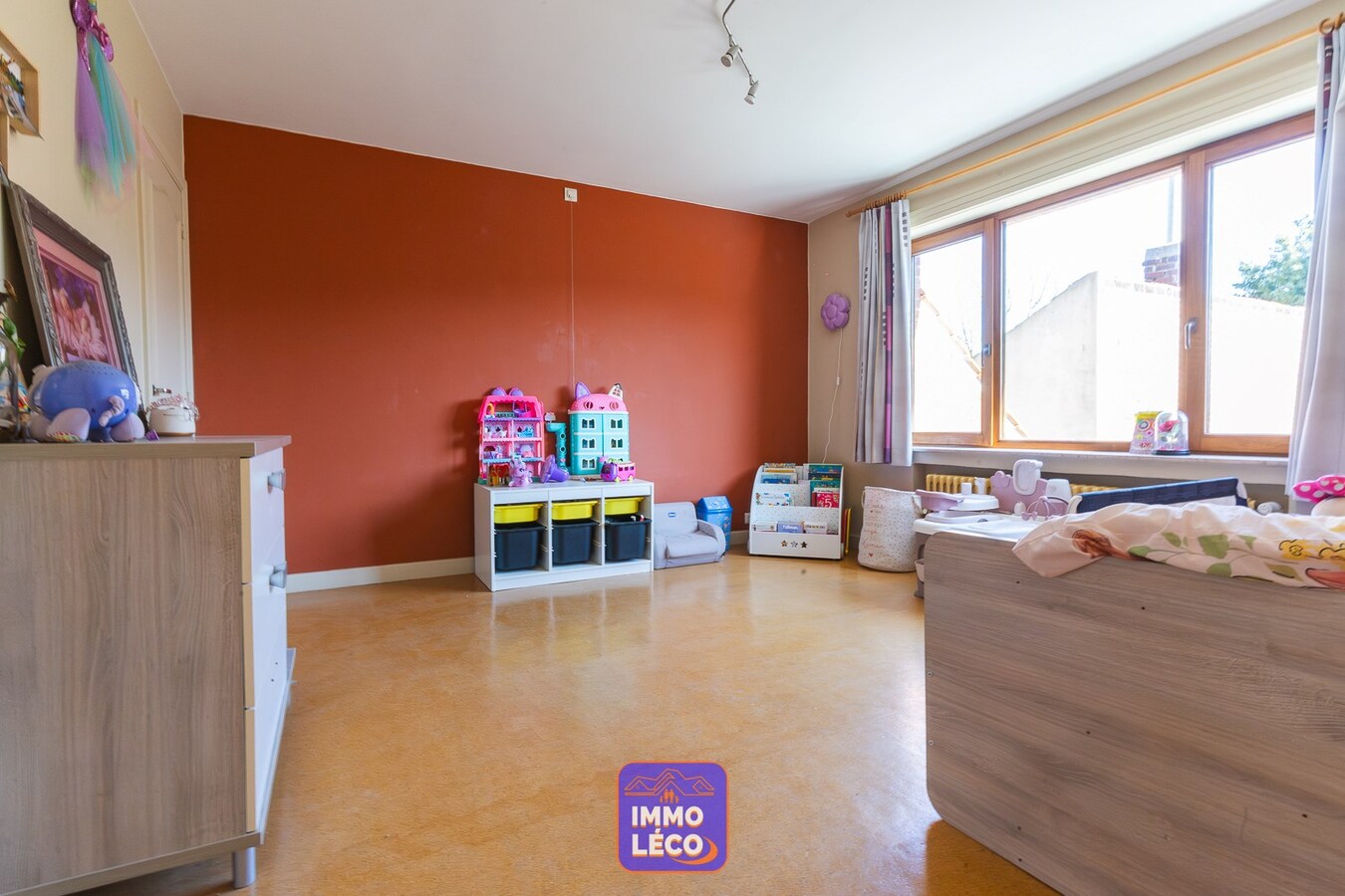Maison avec garage et jardin, en plein centre-ville, 325m² de surface habitable ! COUP DE COEUR ! 