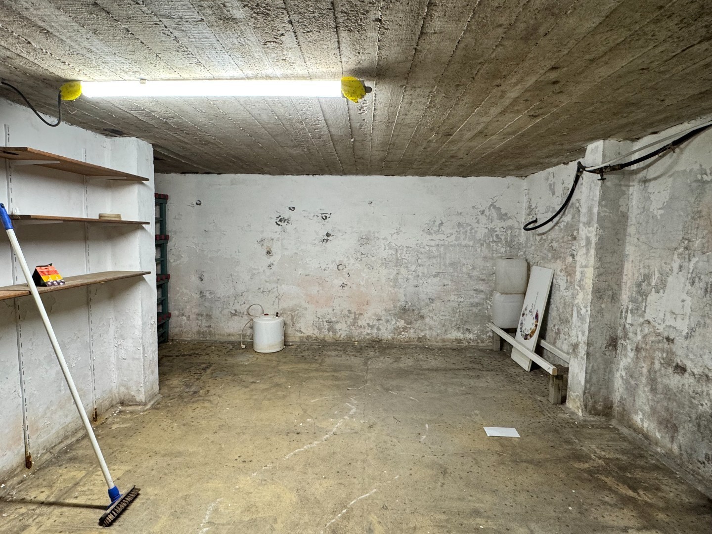 Woning met tal van mogelijkheden in centrum Zulte. 