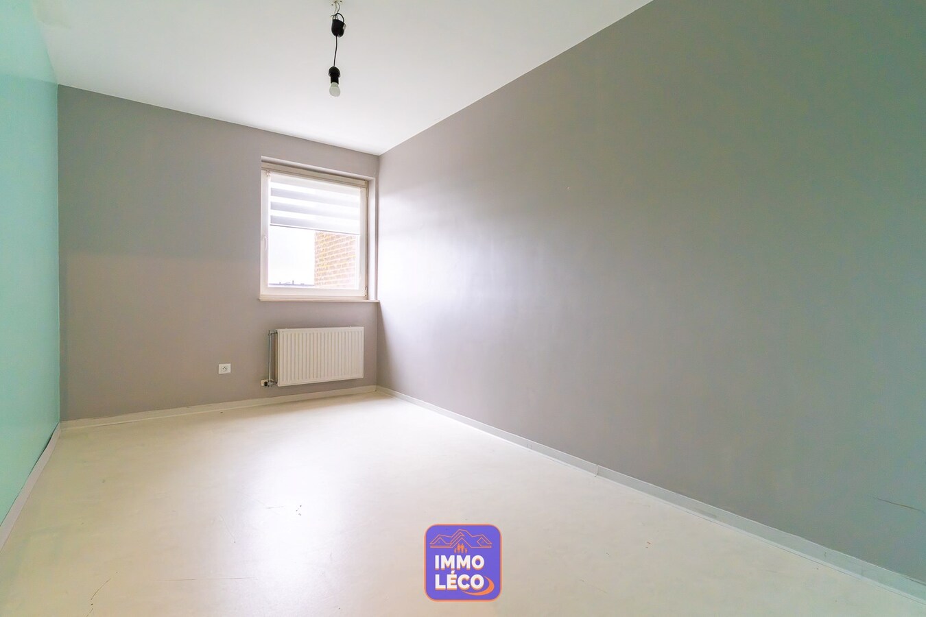 Maison moderne dans un lotissement avec parking 2 voit. &amp; jardin, proche de la Gare ! 