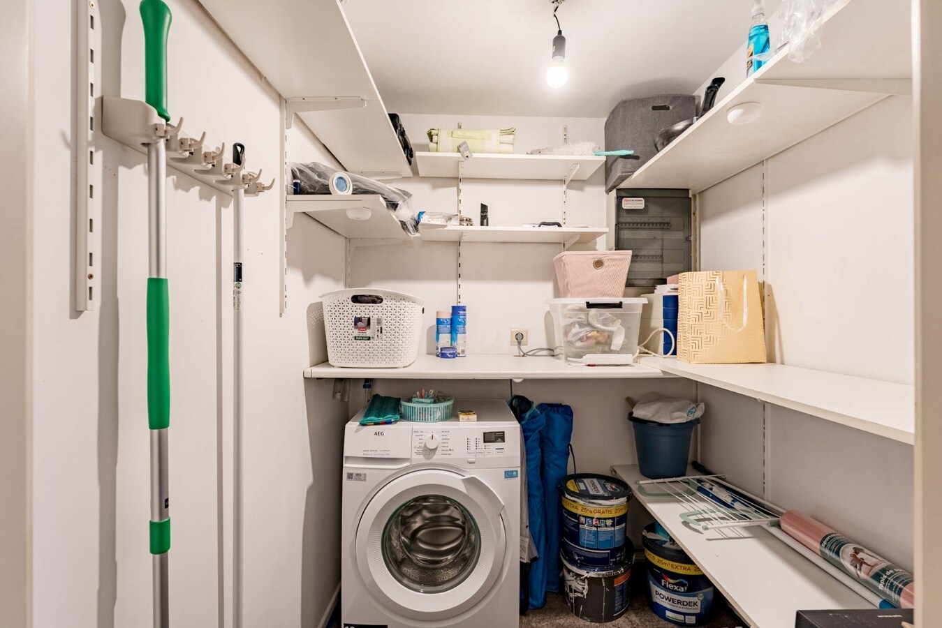 Comfortabel appartement op de 2de verdieping van een kleinschalige residentie op een steenworp van de historische markt! 