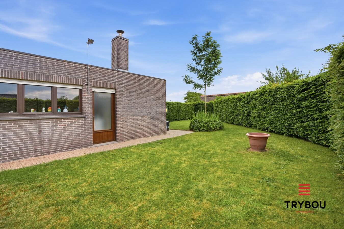 Alleenstaande woning met handelsruimte! 