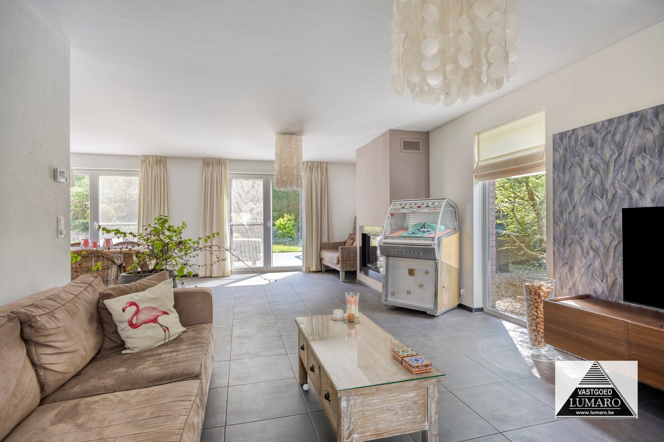 Vrijstaand landhuis op 2.942m². Instapklaar. Energielabel B. 