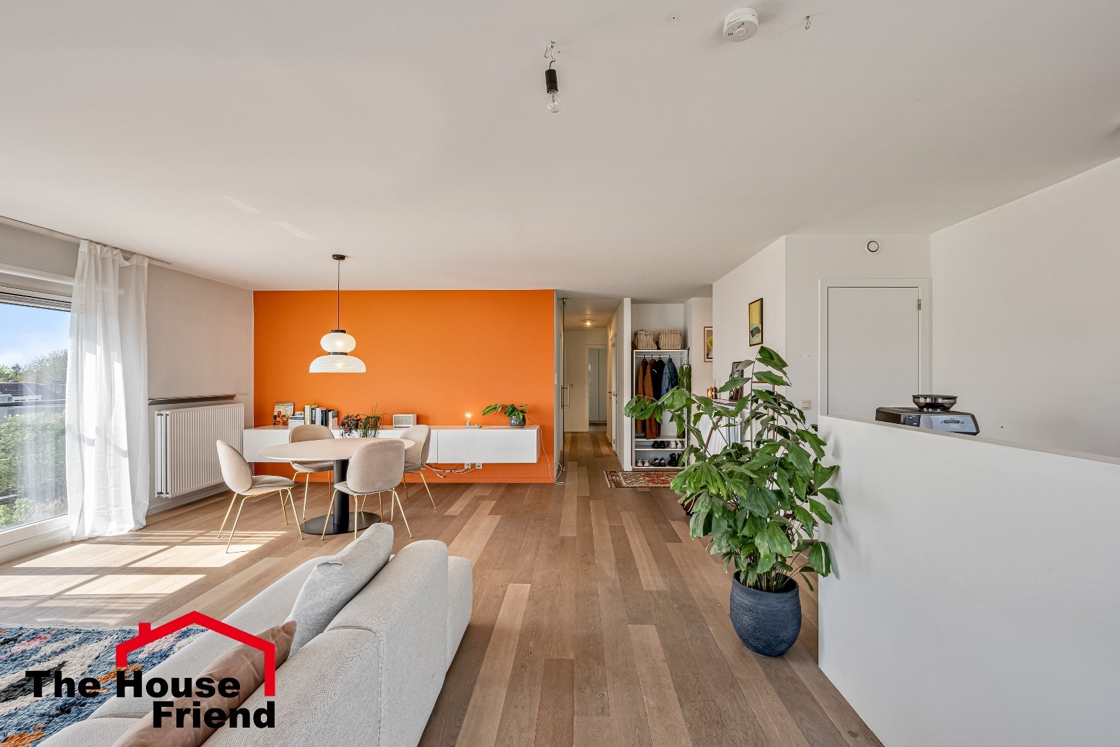 Zeer ruim penthouse met groot terras 
