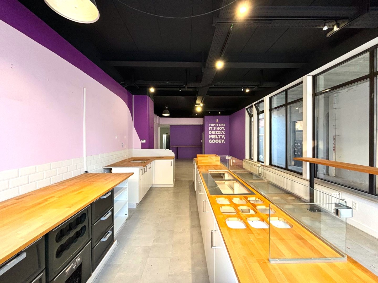 Opbrengsteigendom bestaande uit 1 handelsruimte met 3 bovengelegen appartementen 