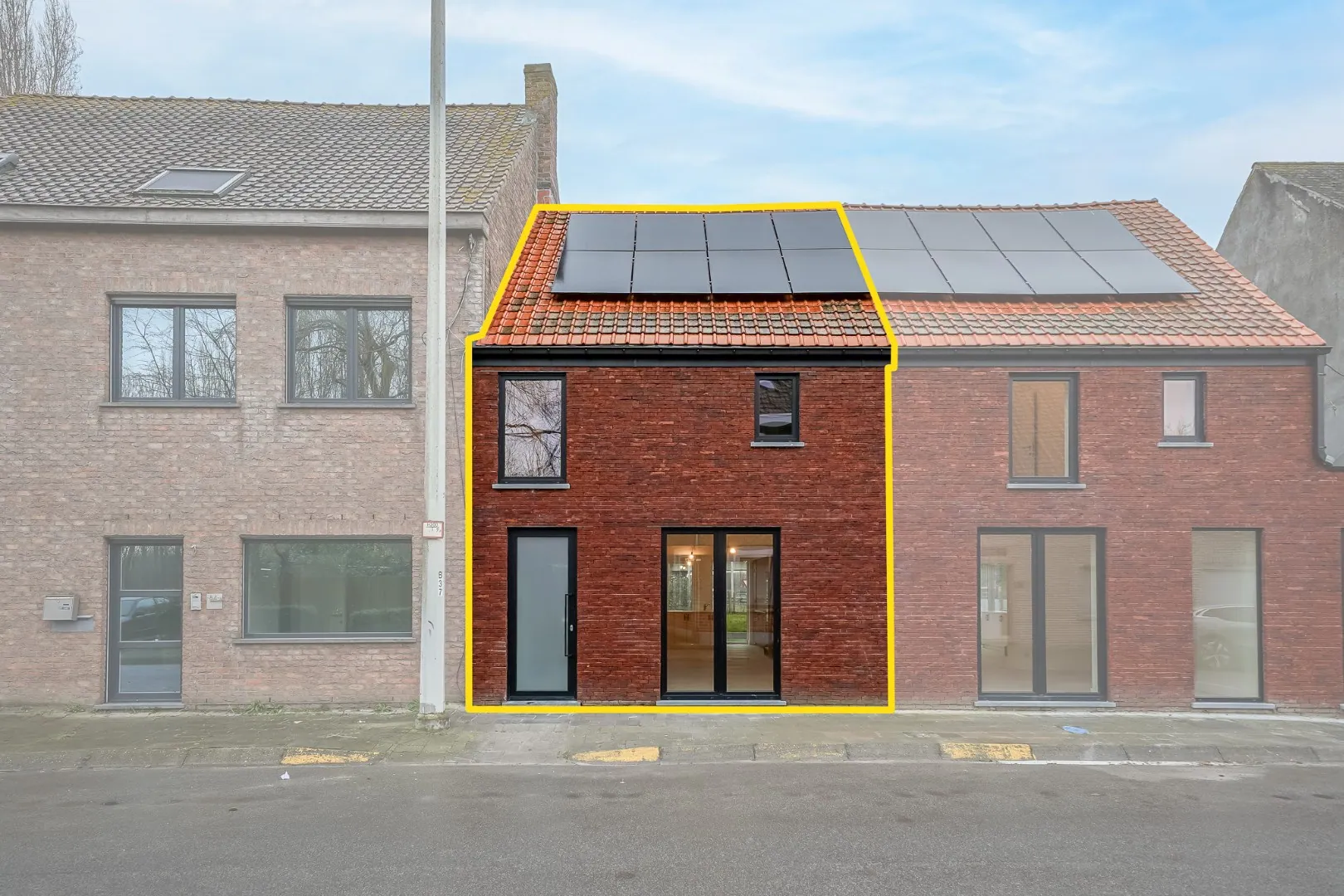 Prachtig gerenoveerde woning (vernieuwbouw) te Zandvoorde 
