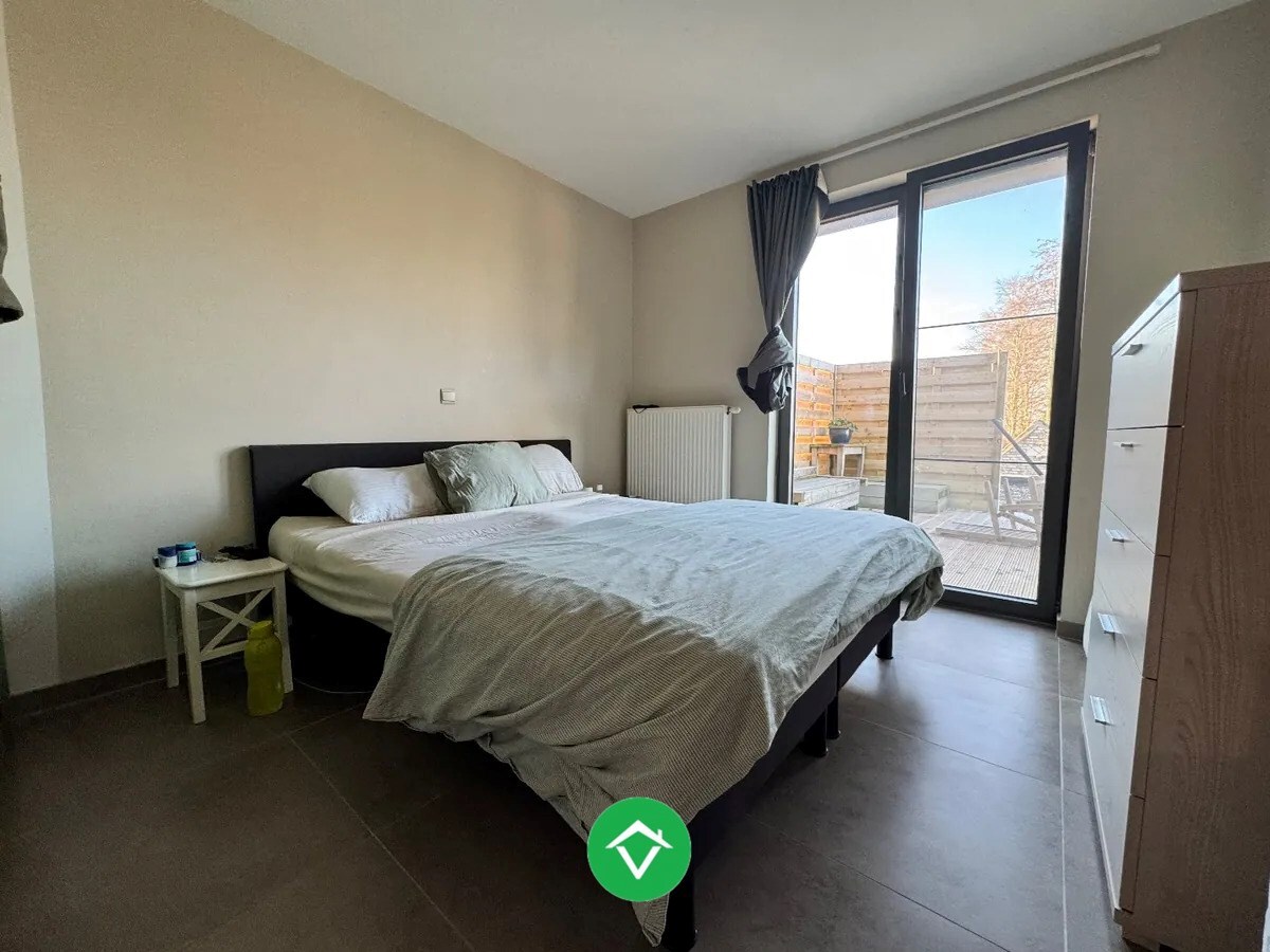 Prachtig appartement met 2 slaapkamers garage en groot terras te Leke 