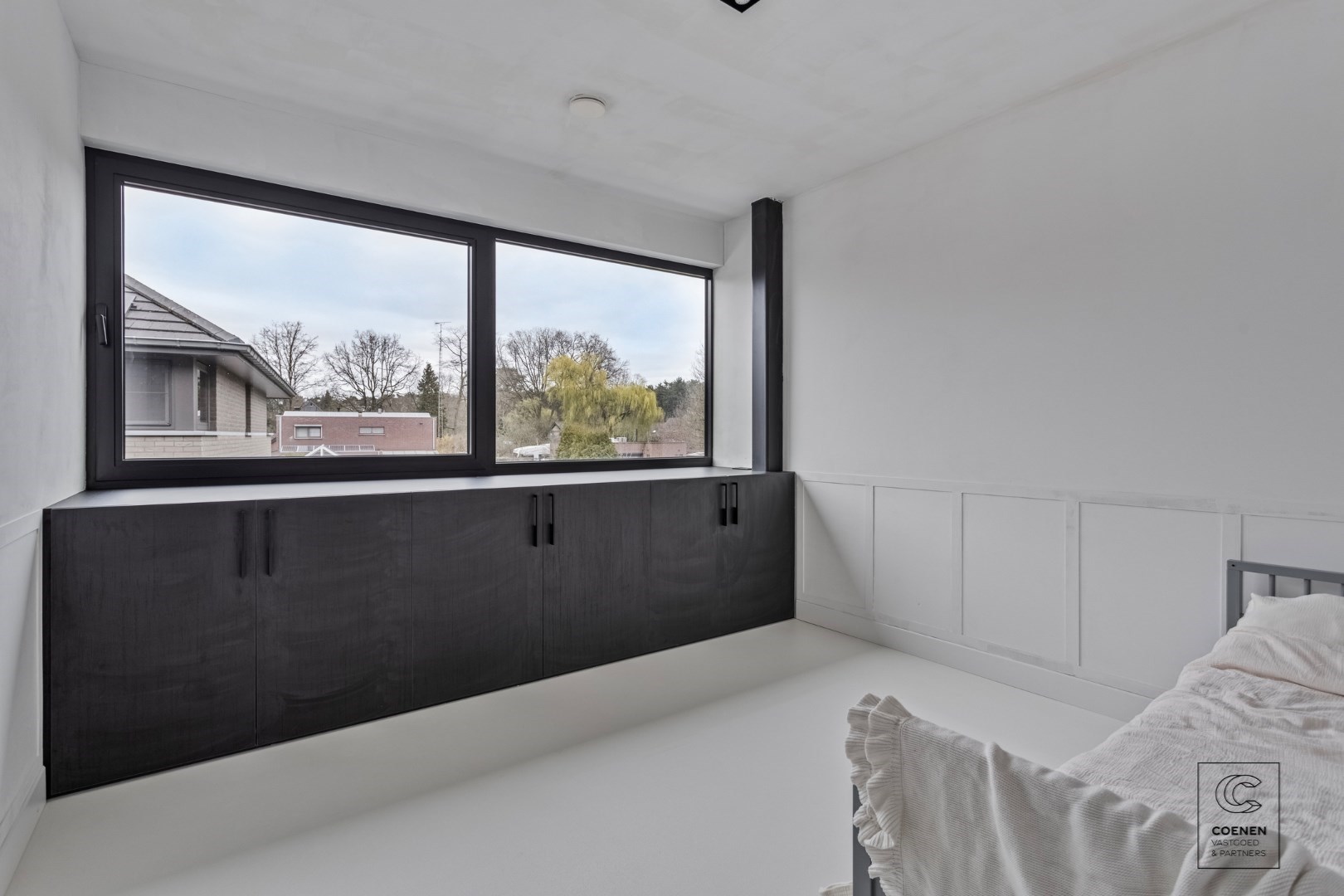 Prachtig verder af te werken HOB van 320 m² in een doodlopende straat! 