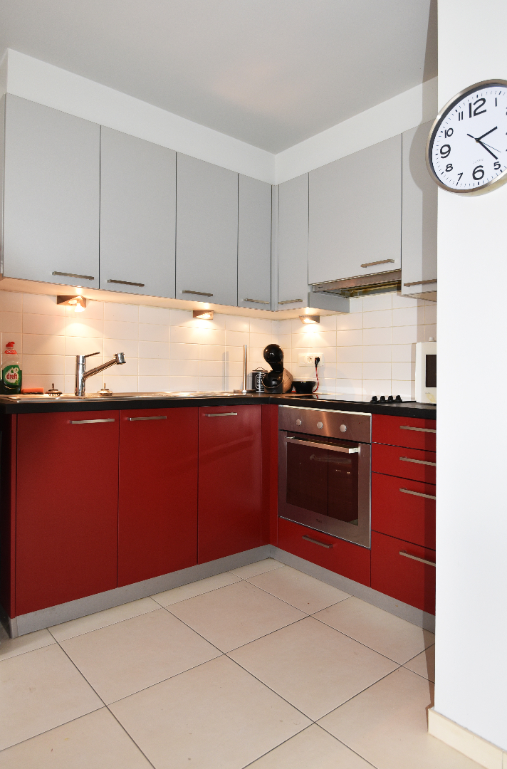 Recent gelijkvloers 1 slpk app. gunstig gelegen te Eeklo 