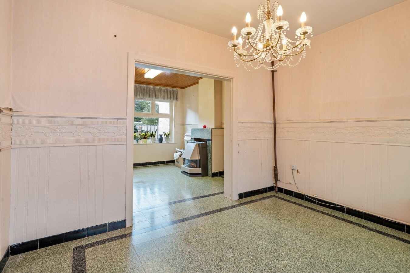 Degelijk gebouwde woning met drie ruime slaapkamers 