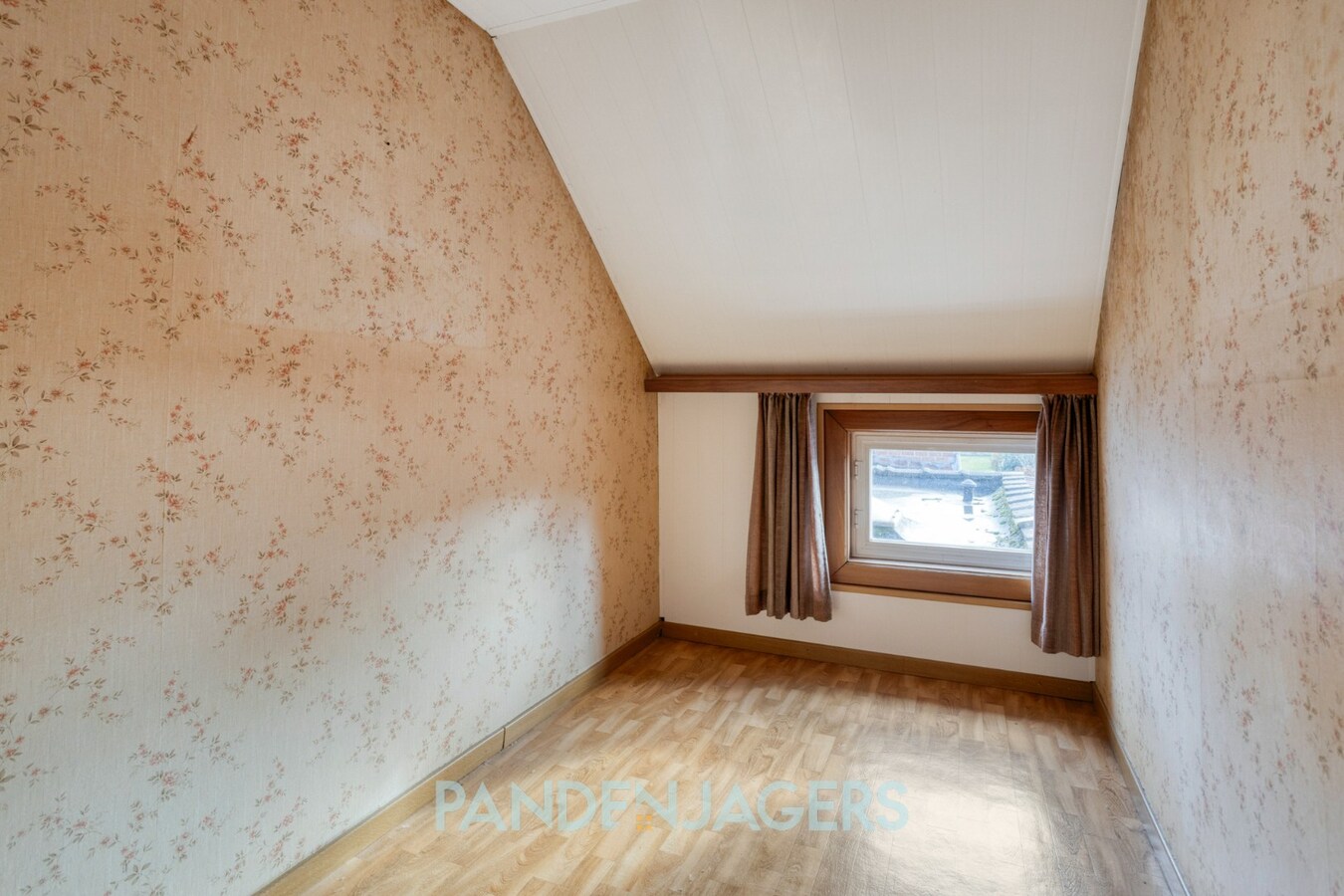 Landelijk gelegen rijwoning met garage te Koningshooikt 