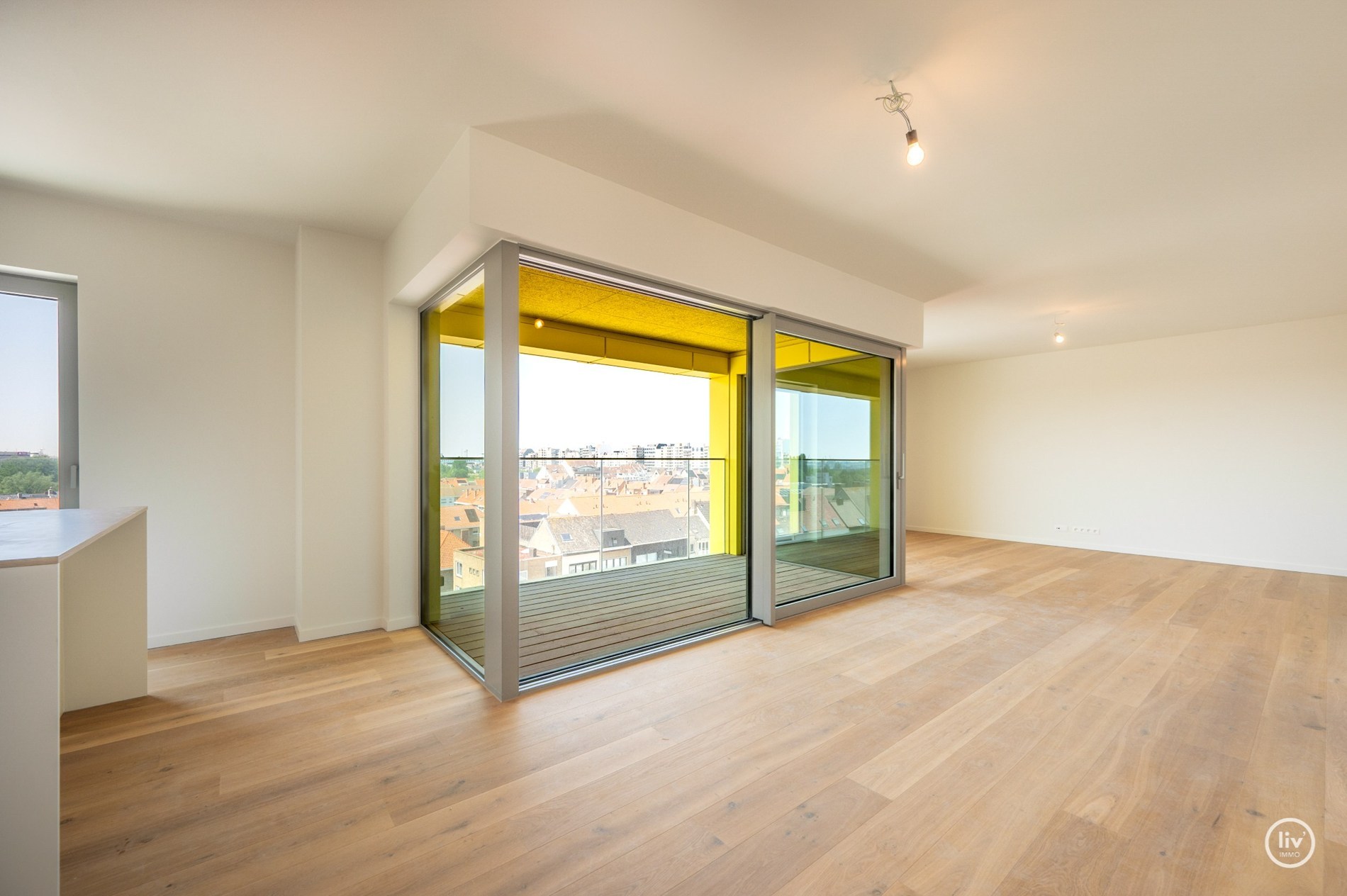 Portes ouvertes Dimanche 26/07 (09h à 16h): Appartement neuf entièrement prêt à emménager avec une largeur de façade de 10m. 