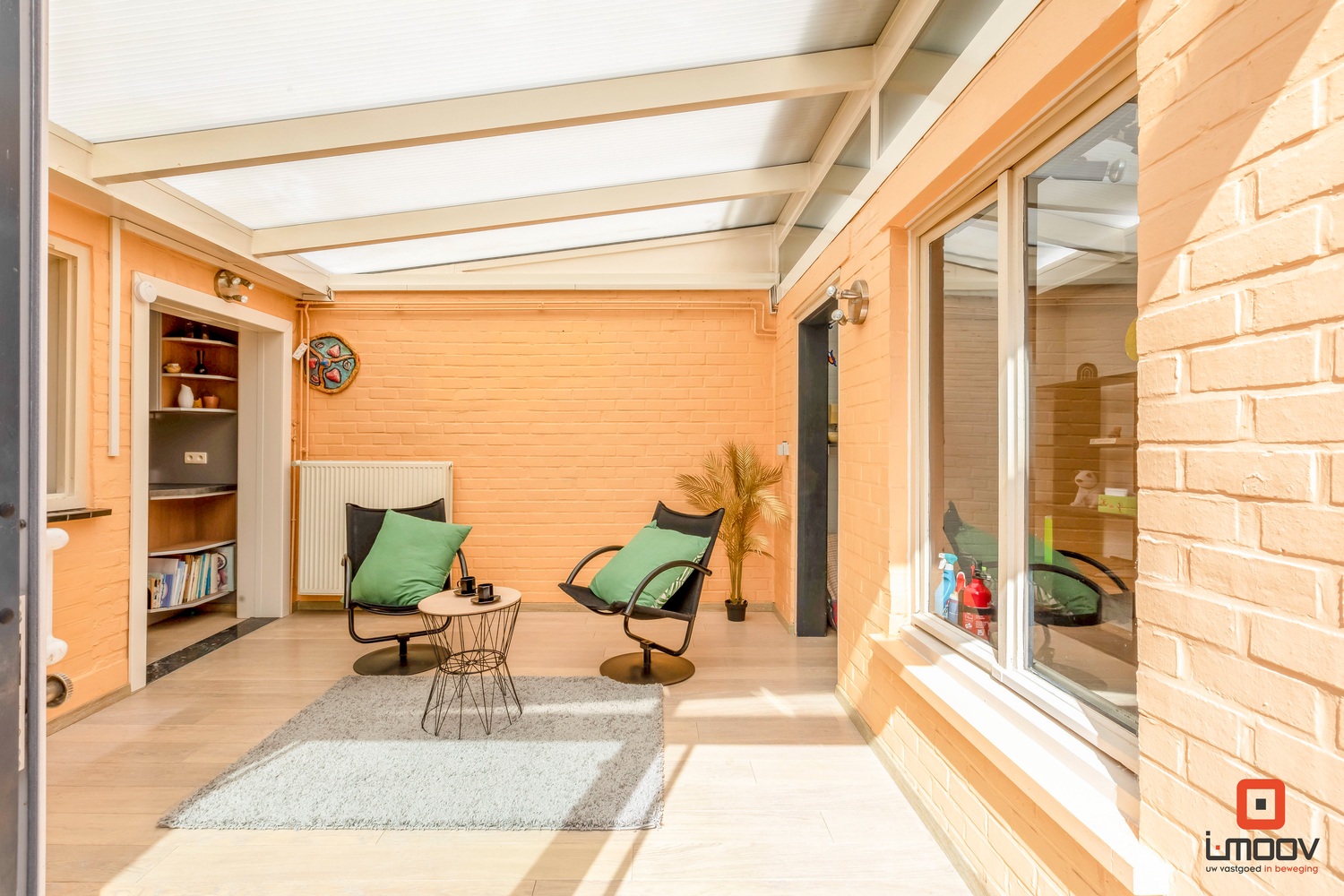 stadswoning met garage en zonnige buitenruimte 