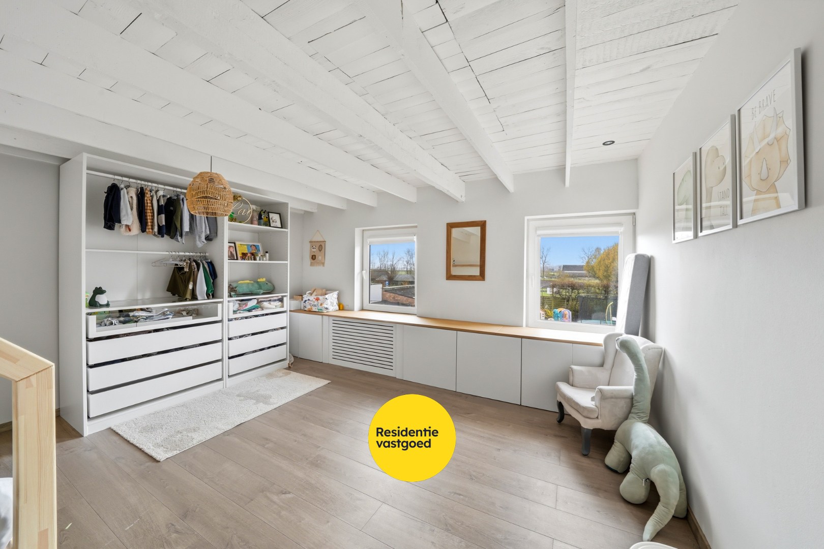 Karaktervolle halfopen bebouwing met multifunctioneel bijgebouw  in Westkerke 