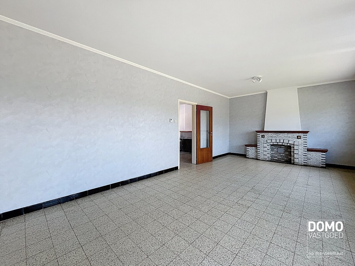 RUIME WONING MET TUIN, GARAGE &amp; 3 SLAAPKAMERS RUSTIG GELEGEN LANGS HET KANAAL MET EPC C TE BERINGEN 