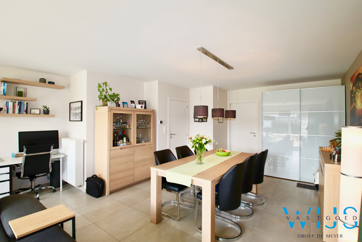 Gelijkvloers appartement met zonnige tuin &amp; dubbele garage te Sint-Laureins ! 