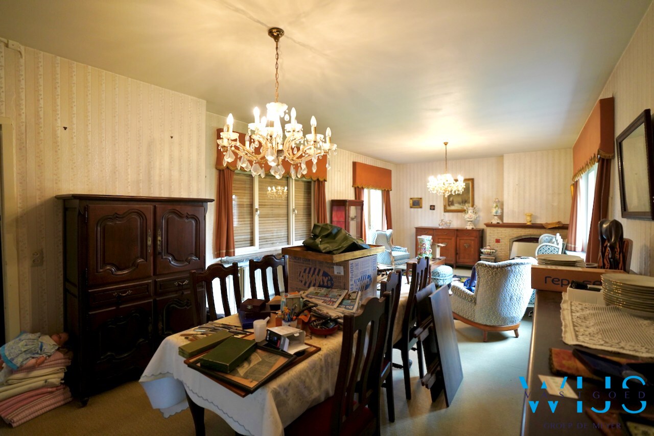 Unieke te renoveren woning op uitzonderlijke eigendom in Drongen! 