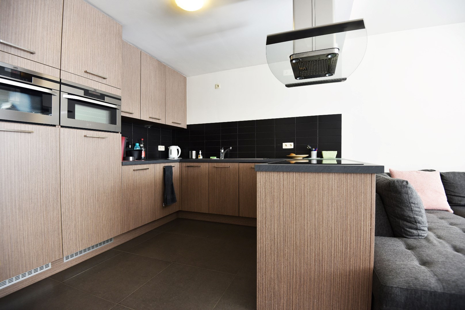 Gelijkvloers appartement met 2 slpks, terras, tuin en garage te Maldegem 