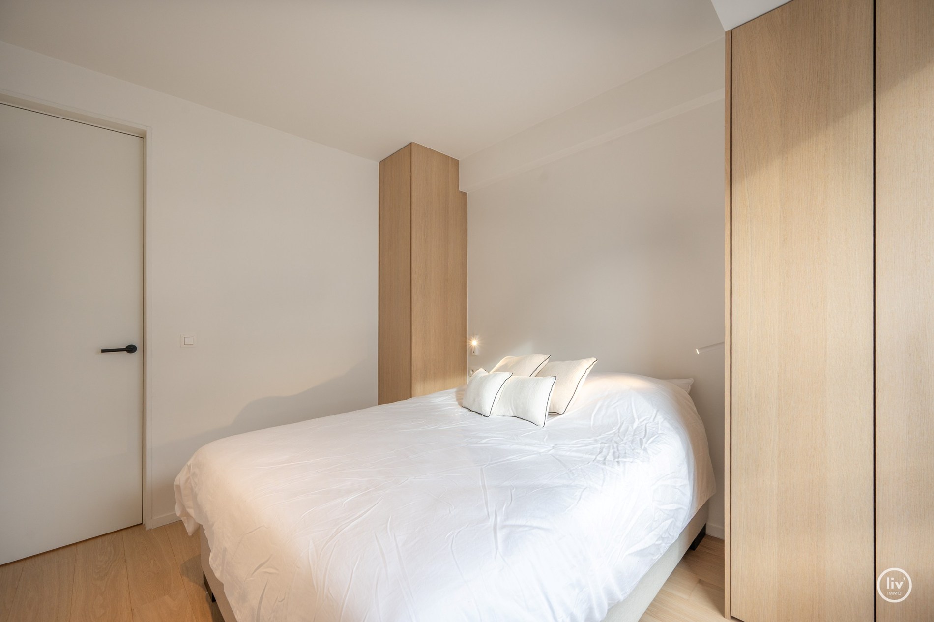 Prachtig gerenoveerd 2-slaapkamer-(hoek)appartement vlakbij de Lippenslaan te Knokke 