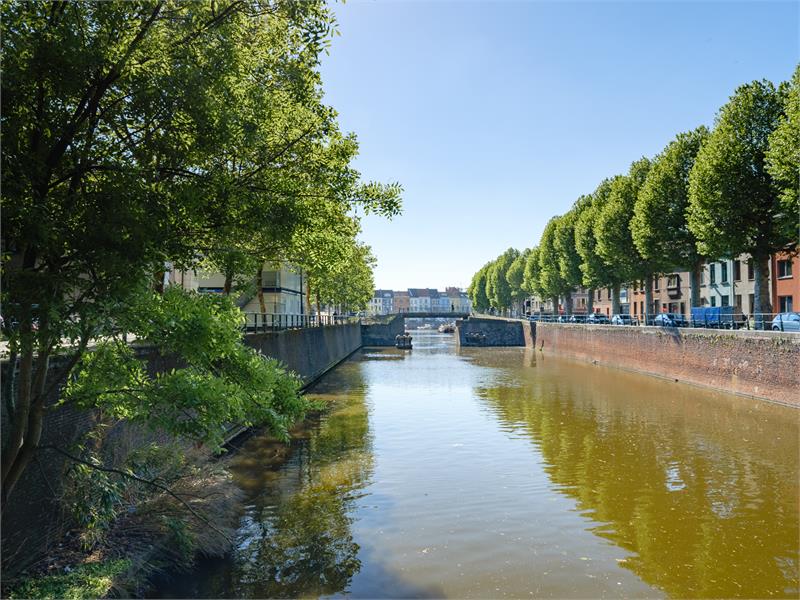 Fantastisch gelegen en gerenoveerde woning met 4 slaapkamers! 