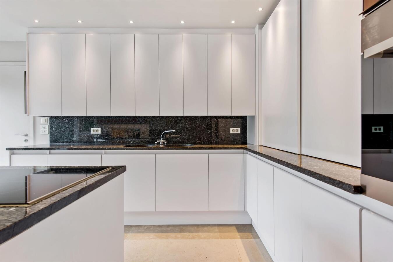 Luxueuze villa met loods (600m²) op terrein van 2100 m² 